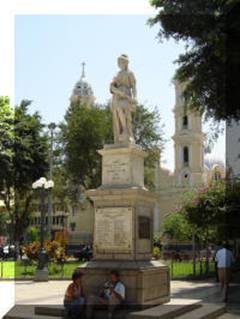 Fotografa: Plaza de Armas de la ciudad de Piura