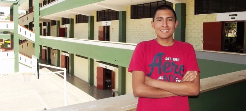 Emanuel Ramos Cedano, Primer Puesto Medicina Humana – Universidad Nacional de Piura.