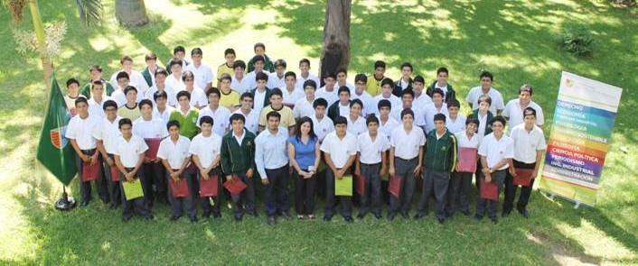 Representantes se reunieron con alumnos de 5to y 4to de secundaria. 